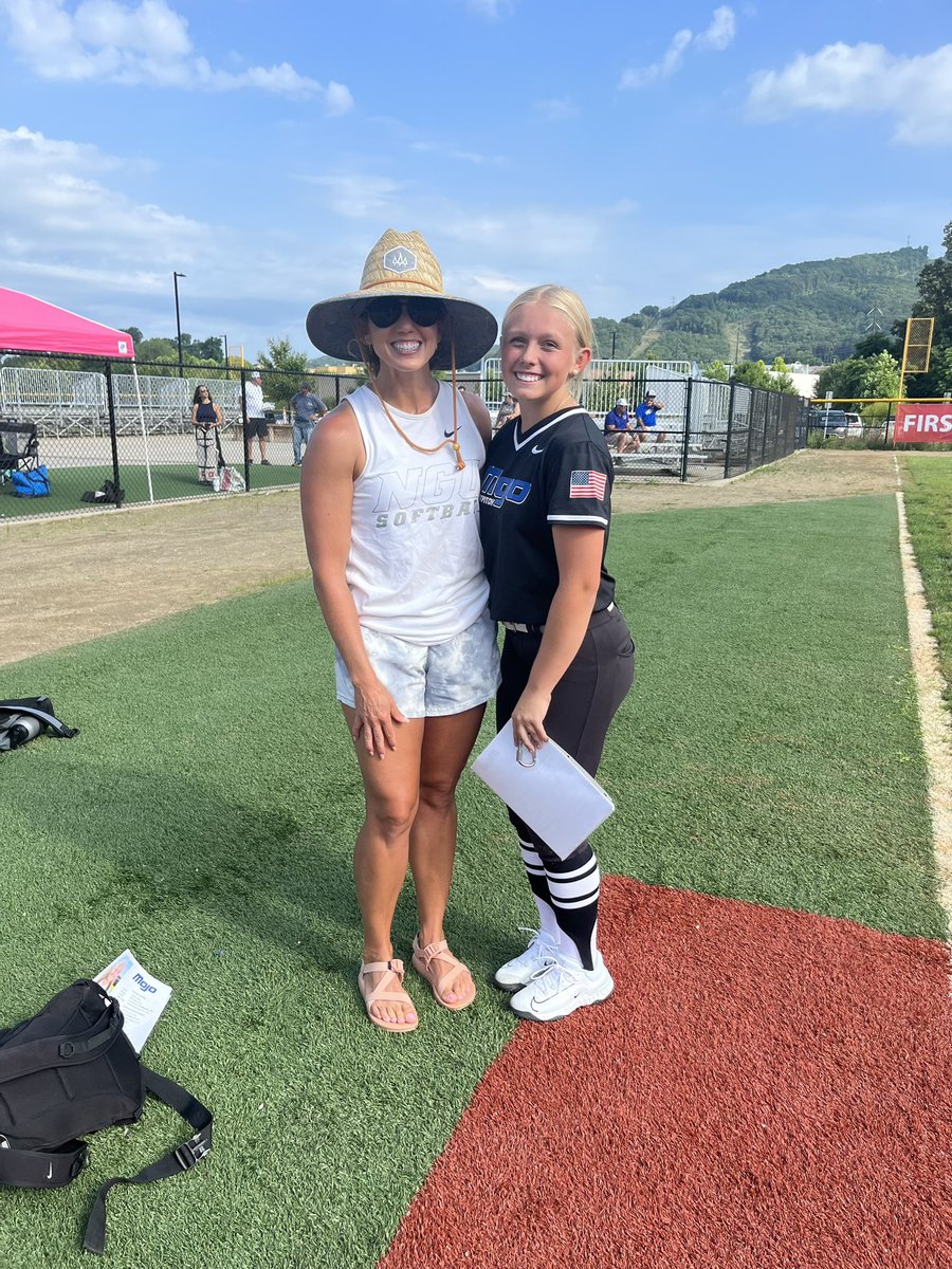 Allie Royer tweet media