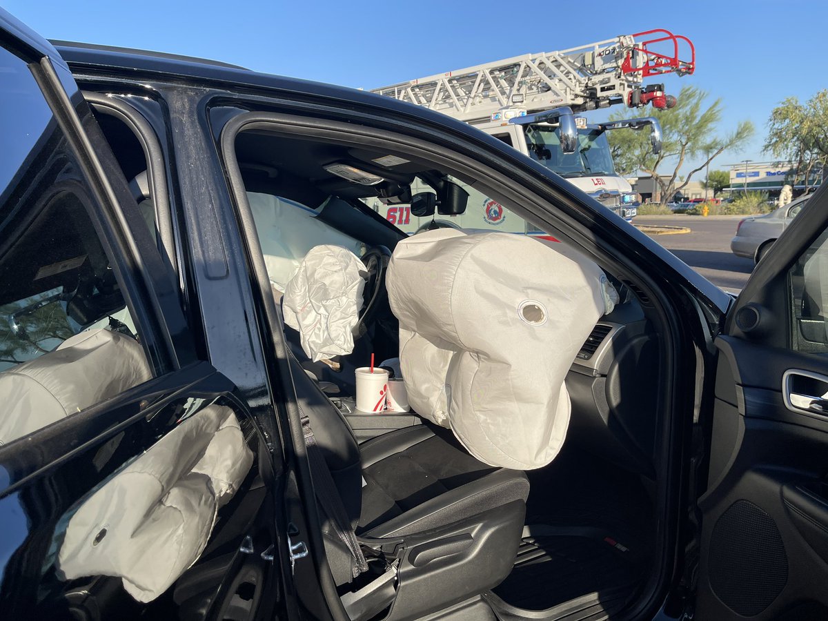 KingofJUCO's tweet photo. Got in a car accident today.

Luckily wife &amp; Sophia were not in the car so they are ok, I’m just a little fucked up.

It’s all good tho I bench 365lb so I should be back soon nothing can hurt me.

I’ll be off grid for a bit so watch my YouTube video that drops tomorrow.

Bye. https://t.co/IKYO8pkhJR