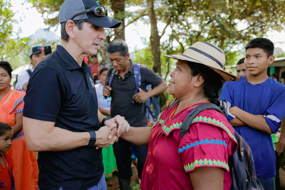 Visitamos Llano Ñopo, lamentablemente esta comunidad sigue olvidada gobierno tras gobierno.

Este 9 de julio les harán muchos ofrecimientos y querrán ponerle un precio a ustedes y a su voto. Yo los invito a votar a conciencia y pensando en sus familias, sus hijos y su futuro, por