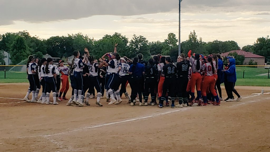 Bri_Hunter22's tweet photo. What does any softball player do during storm delay at the IDT Colorado? #danceparty https://t.co/zJbSbhSNtu
