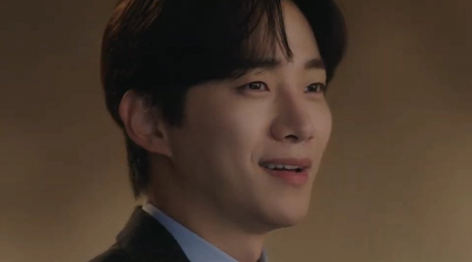 midorawr's tweet photo. a man who hates smiling is now smiling 🥹

guwon down bad for sarang as always #KingTheLandEp5 #KingTheLand https://t.co/MldN75cVbf