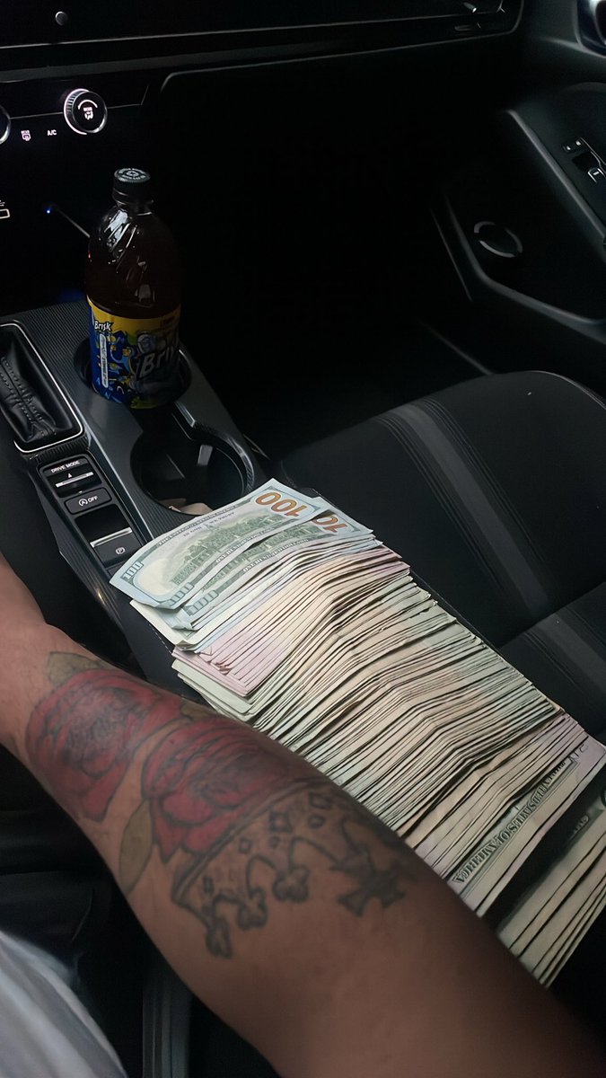 1LilMark_Raw's tweet photo. This Lifestyle Is Crazy Trenches Made Me Seen A lot.. https://t.co/x1jrpiEcK6