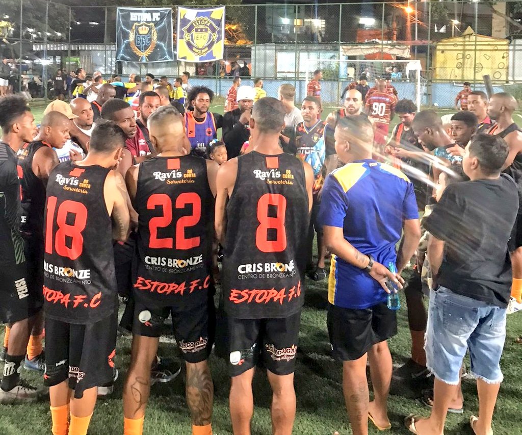 estopa_c's tweet photo. +3 NA CONTA! 🇺🇦

Fim de jogo na ARENA BEIRA RIO! A nossa equipe venceu a equipe do CATA CATA no placar de 5 a 4, soma mais 3 e se mantém na liderança do campeonato de VETERANOS da LIGA BEIRA RIO. VAAAMOOOS!

#ESTOPAATEOFINAL 💪🏾😡 https://t.co/fYrfnfC1oj