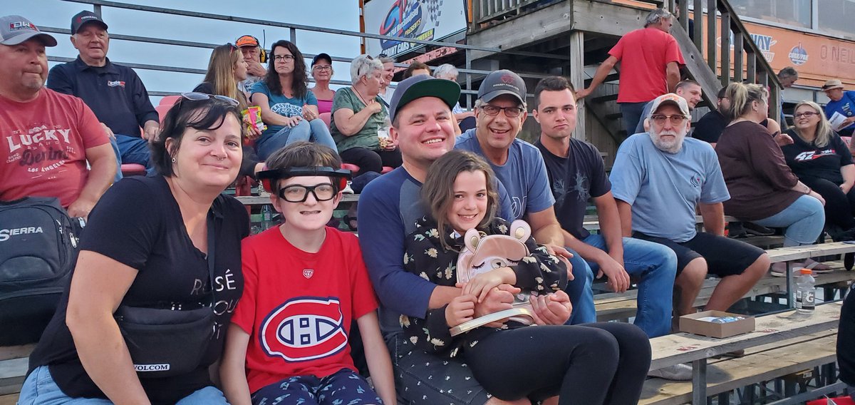agourmetfarmer's tweet image. Team night at the races.
#dirttrack
#sprints