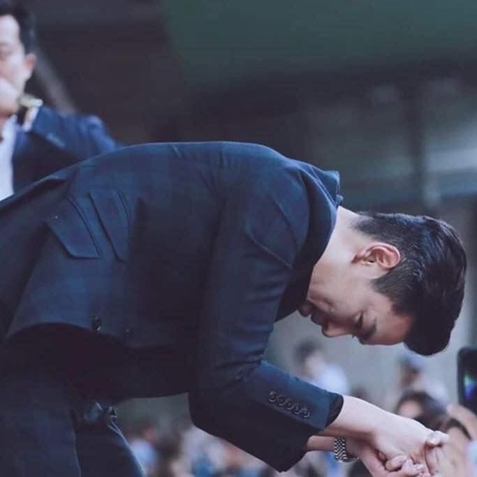 taeyangsbible's tweet photo. k-media wants T.O.P to d*e? they’re much worse than him smoking weed! he’s been punished &amp; suffered enough, even have a thought to end his life. if what they wish him to do has happened, will they be happy by then?

I STAND WITH CHOI SEUNG HYUN
#배우최승현을_존중하라 https://t.co/UWsYt3CsAB