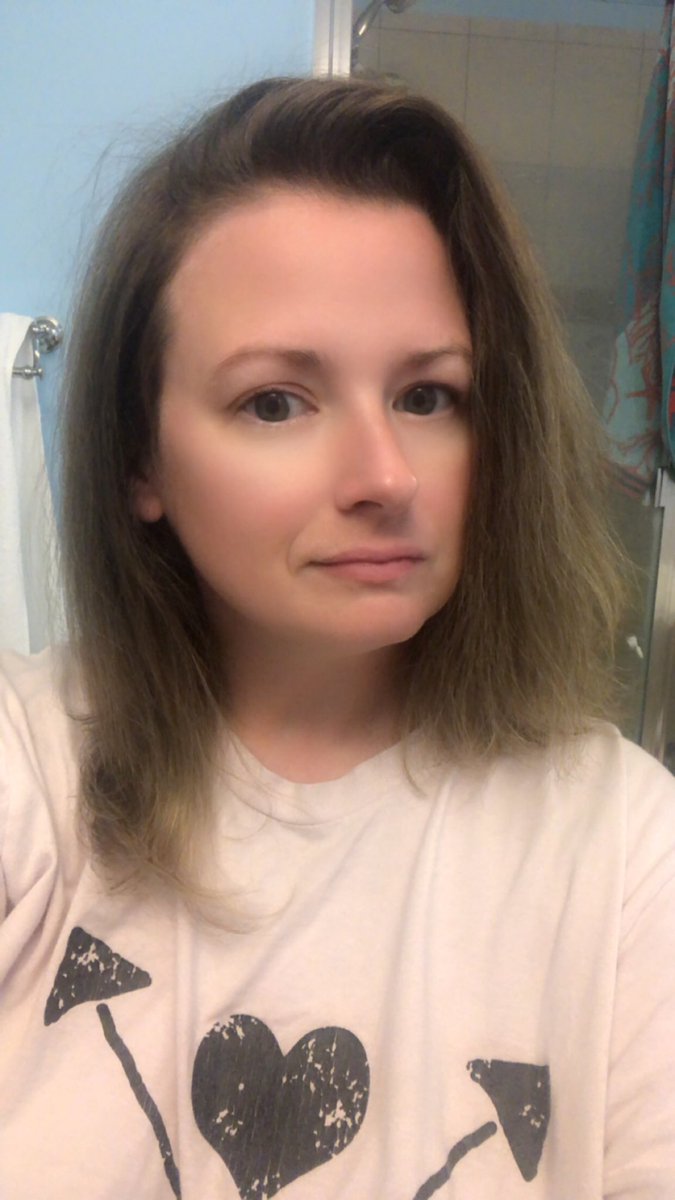 GoddessSquish's tweet photo. Looking for losers to get me a new phone I deserve. https://t.co/b6ZY6UK73j https://t.co/oNLd7J4x2f