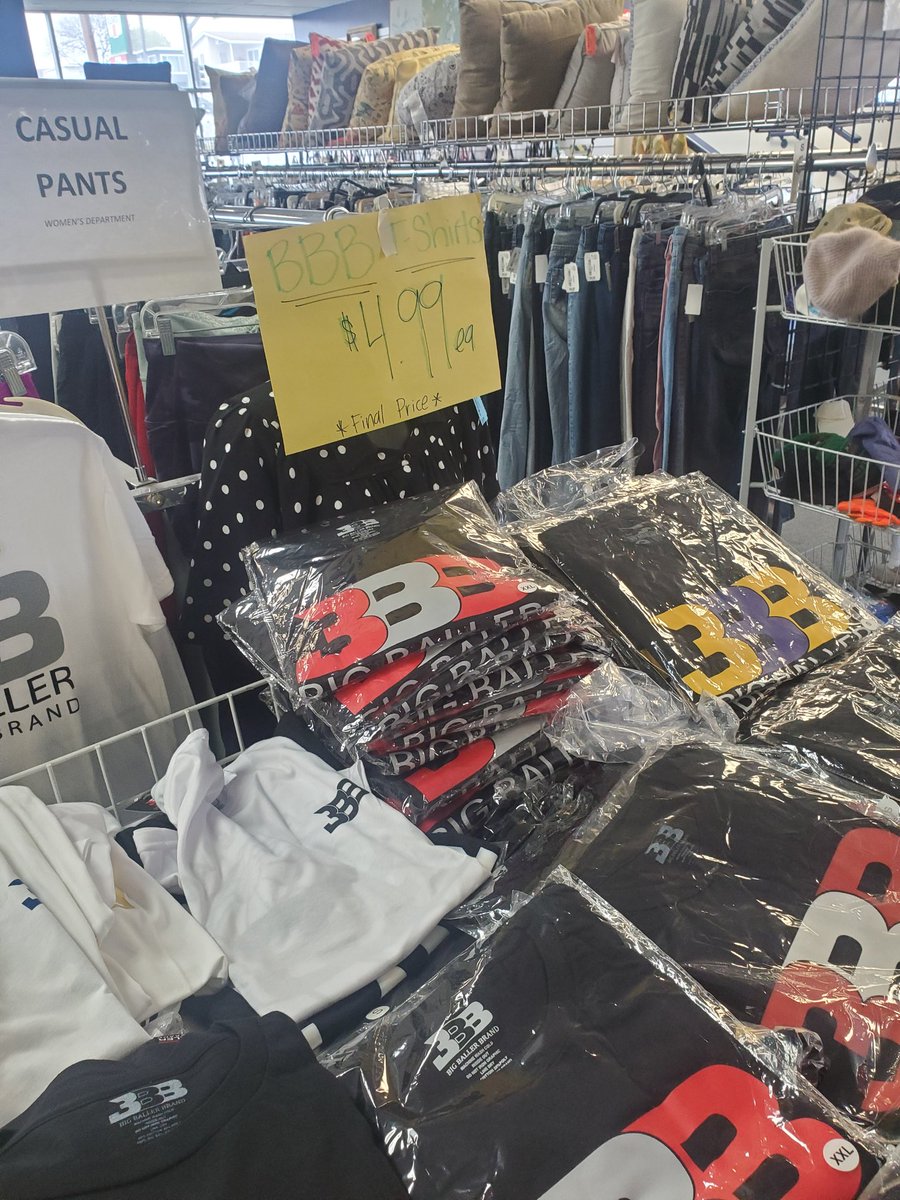 Spotted these Big Baller Brand shirts at a thrift store a while back https://t.co/8n0Ergsyp6