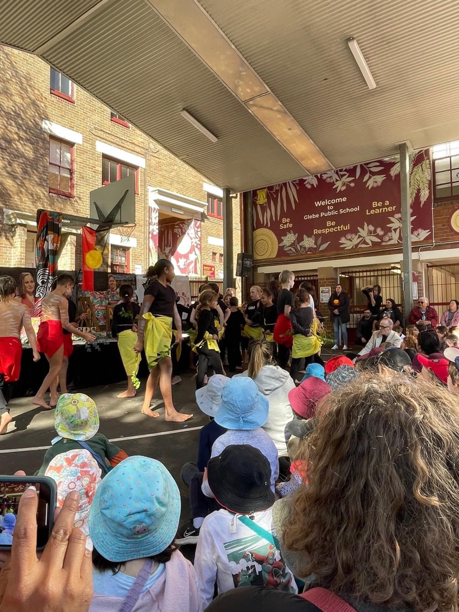 MrBWalker1's tweet photo. Fantastic ‘For Our Elders’ NAIDOC Community Day @GlebePublic ❤️🖤💛 Over 350 people coming together for a wonderful celebration 🙌🏼 @JessamyRush @nswppa @NSWEducation @macandmart @mrsparry_UPS @jmoliver_edu @PikeWendy @A_Galluzzo https://t.co/1hzux9Kt16