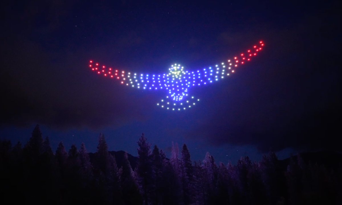 VergeAero's tweet photo. Happy #4thofJuly Weekend! Enjoy the holiday weekend while we gear up for our most spectacular summer show season yet, and check back for more info on our upcoming events! #PoweredbyVerge #Drones #DroneShow #July4th https://t.co/ecIhqyTw79