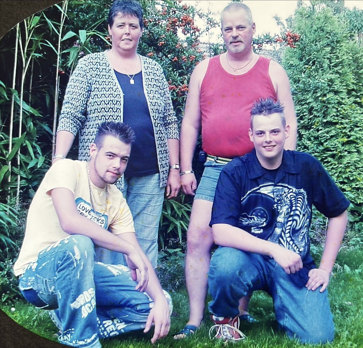 vis_danny's tweet photo. Lieve mama, vandaag 1 juli is het u verjaardag. U daarboven… Wij hier beneden… Ik mis u elke dag weer. Vandaag staan wij stil bij deze dag en proosten wij op u🥂 https://t.co/LovjF3RGff
