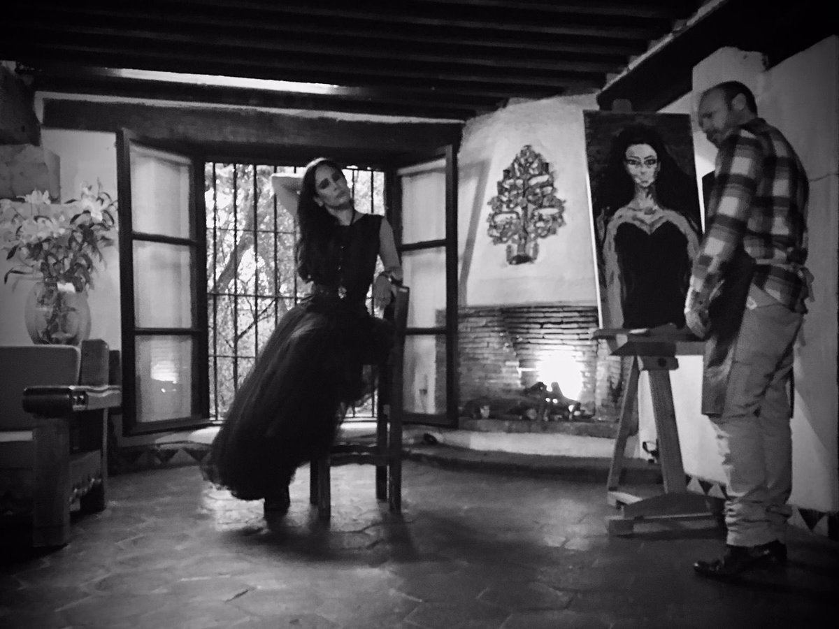 rossanasanjuan's tweet image. Queridos mios!!! Ya! En #Rojo33 ‼️👏🏻‼️👏🏻💄🖤 Te esperamos! @casadelindiofernandez @EduiTijerina  @carmencampuzano  @yhodda @elalexramirez  #Teatro #TeatroEnCorto #Actress 🖤💄🖤💄🖤💄‼️