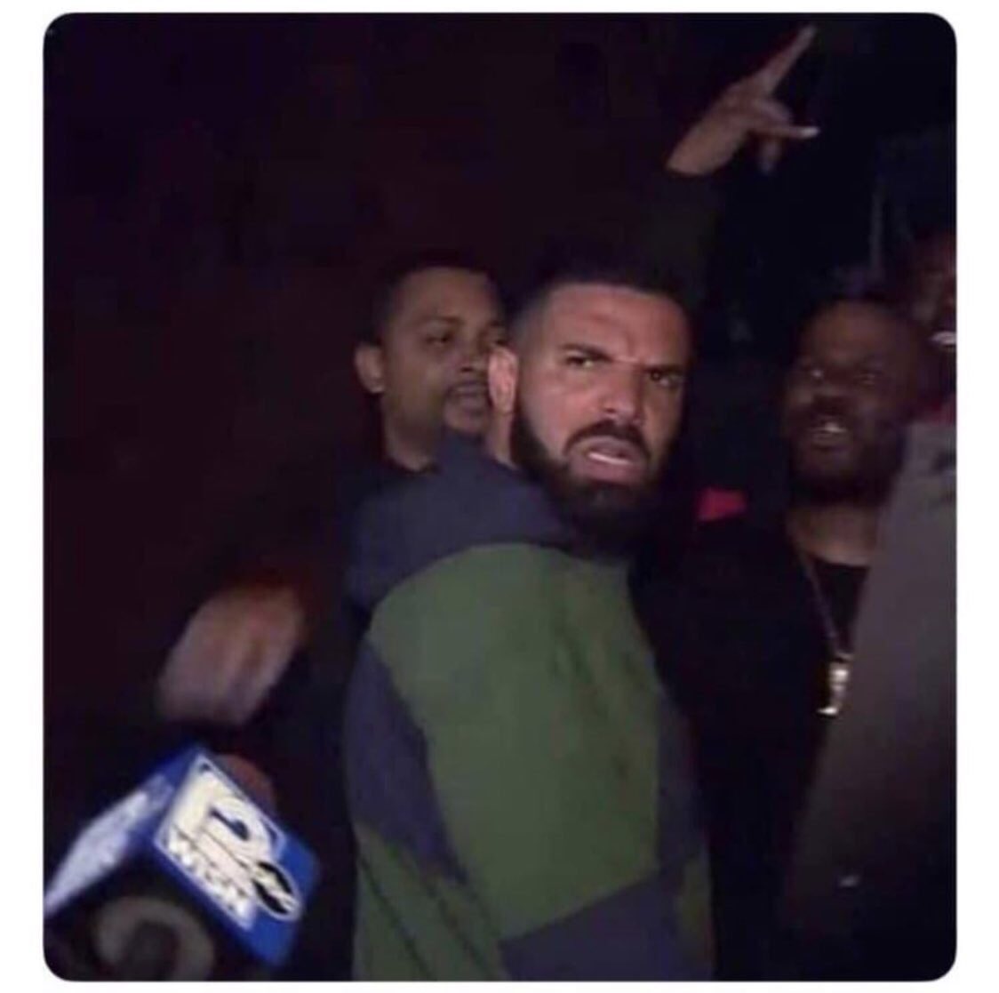 MidgeEl's tweet photo. Guy in the gym : when you gon come train me ? 

Me: https://t.co/xJU28ZZSsP