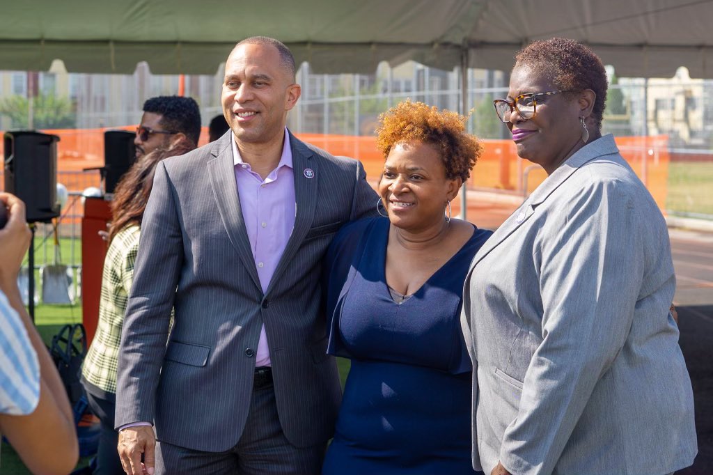 NikkiLucasNYC's tweet photo. A monumental moment for Thomas Jefferson HS Campus welcoming a brand-new football field! Tremendous thanks to Congressman Hakeem Jeffries, The Mayor’s Office, Chancellor David Banks, Mark Treyger, and all our community partners! #CommunityVictory #NewBeginnings https://t.co/klfCdxORf7