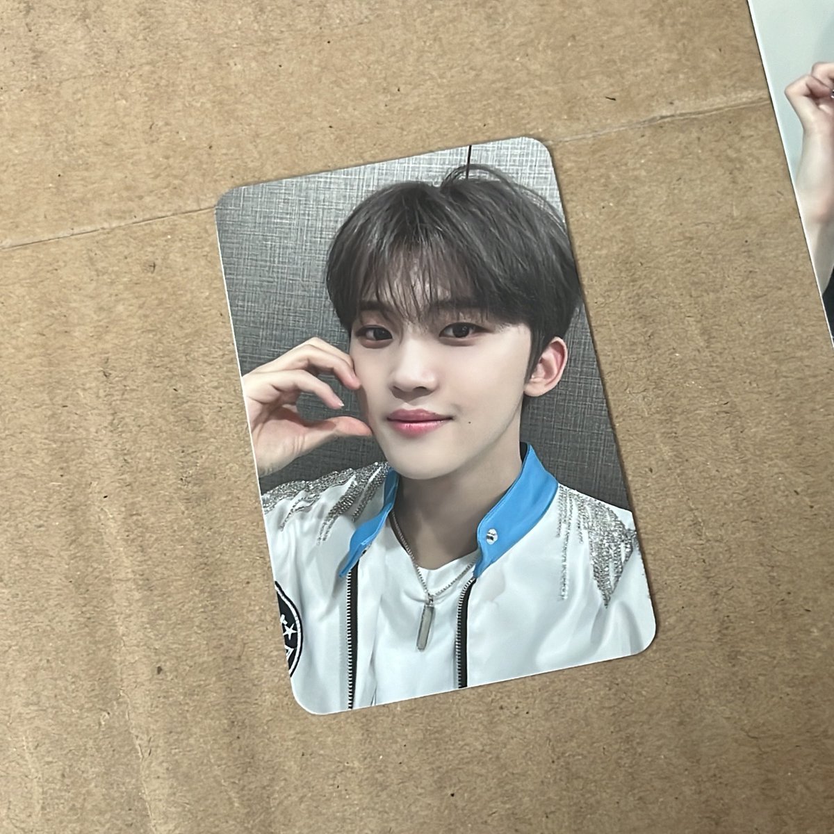 0702 대면 포카 #도현 ♥︎
비록 저는 떨깅이가 됏지만...