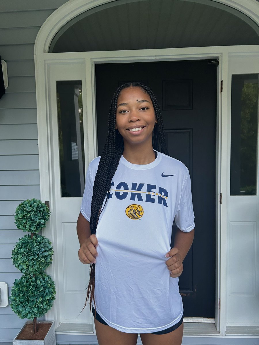 CaylaGilmore23's tweet photo. I am excited to announce my verbal commitment to continue my volleyball and academic career at Coker University! Thank you @CoachDragan, @lexiann36, and everyone who has helped me through this process. @CU_CobrasVB @Augusta_Juniors https://t.co/3J12jAgoP1