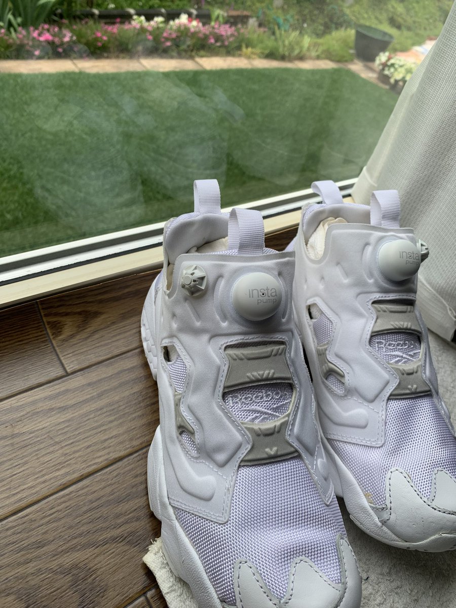 ki717ki's tweet photo. 本気出した！
クリーニング楽しい😊
満足👟
沢山履くからよろしくね https://t.co/nEKd79ffMk