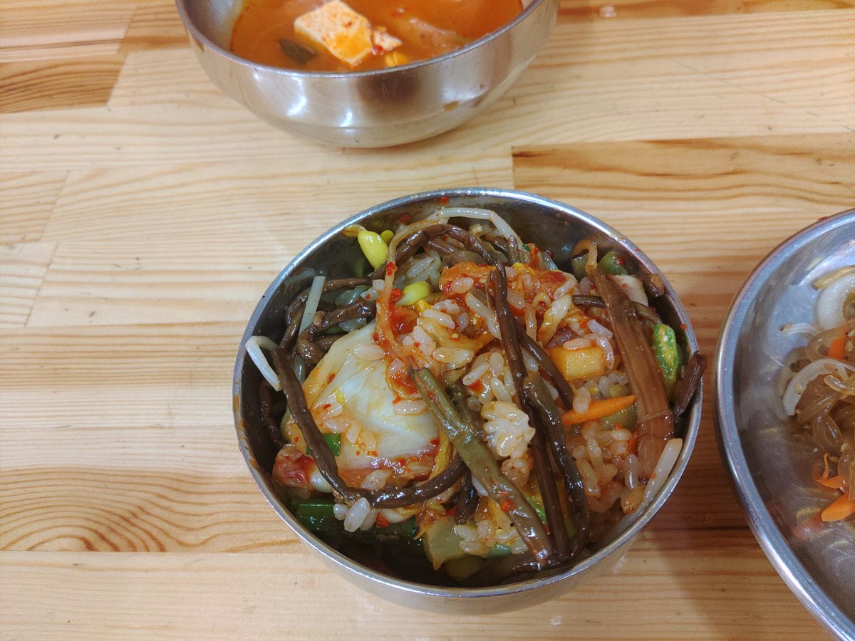 nessosamu's tweet photo. 鶴橋の韓国料理食べ放題✨
なんと40分1000円！
うんま✨ https://t.co/rDVwXcOJoV