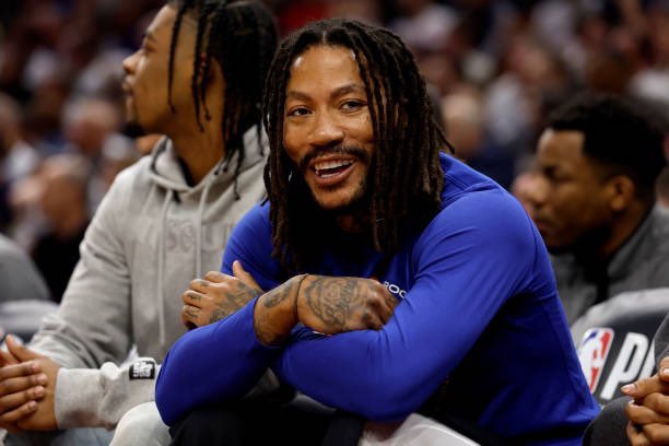 BREAKING: Derrick Rose will sign with Memphis, per @IanBegley