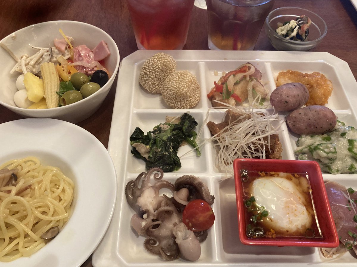 shiromoco20czr's tweet photo. 昨日友達とランチバイキングしてきた👍
美味しかった❤️
友達、グクの筋トレみて寝不足😏💪っていってた。。。
#Oceantable https://t.co/O55fV3qGm1
