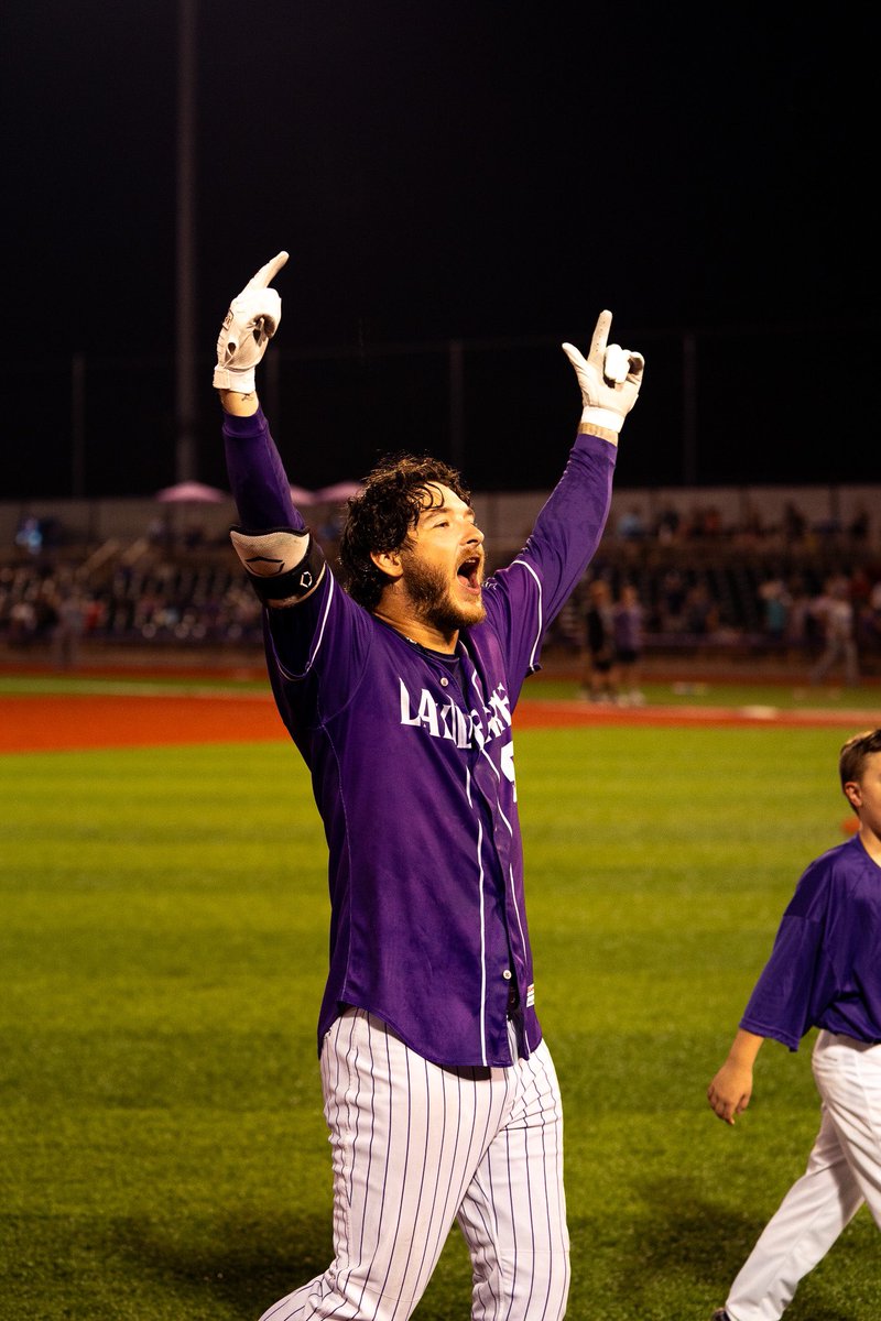 LECrushers's tweet photo. Jarrod Watkins with a HUGE WALK OFF WINNER for your Crushers!! 🔥🍇

#lecrushers #chasinggrapeness https://t.co/khFPOoc5fL