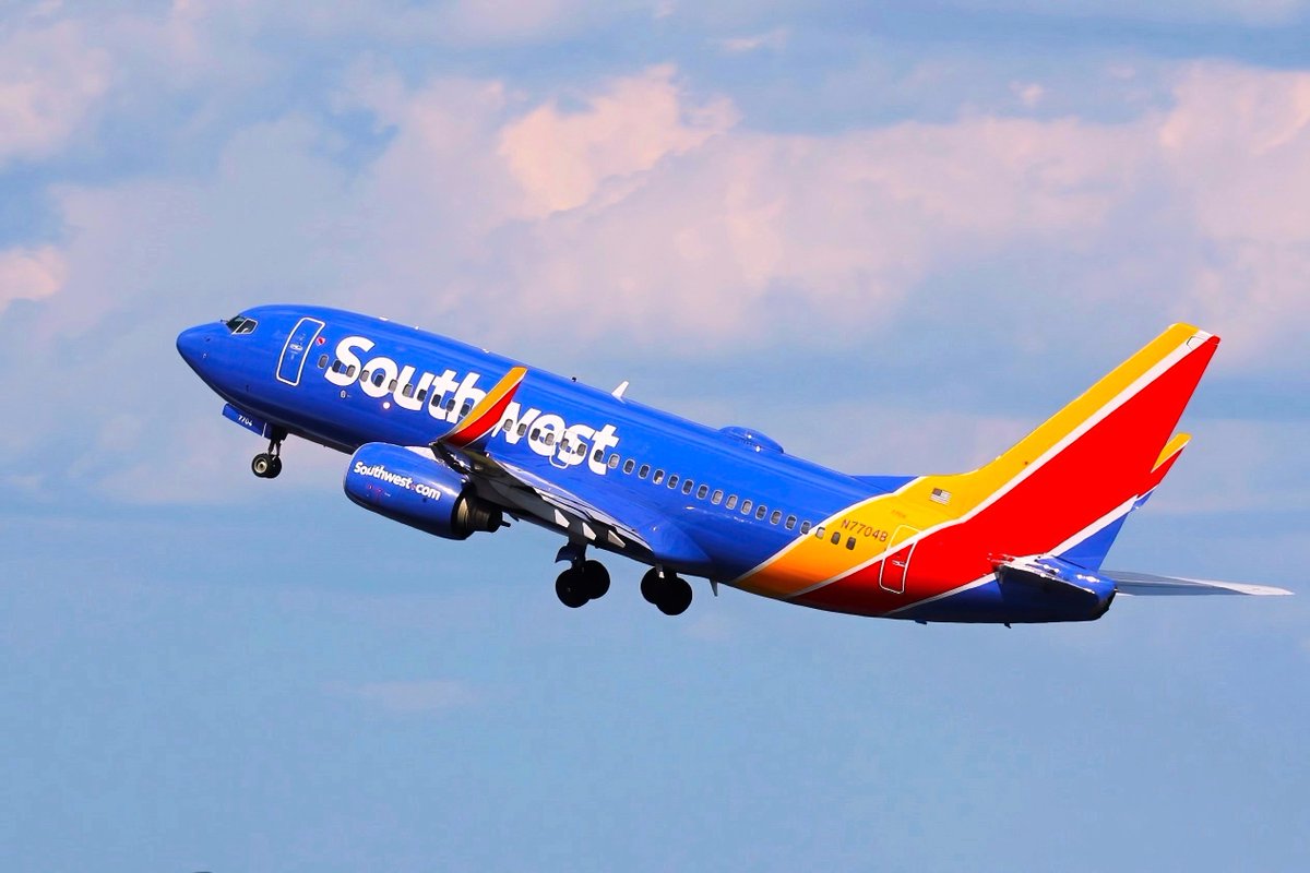 Southwest Airlines 737-7BD, N7704B.  DCA.  6-25-2023.