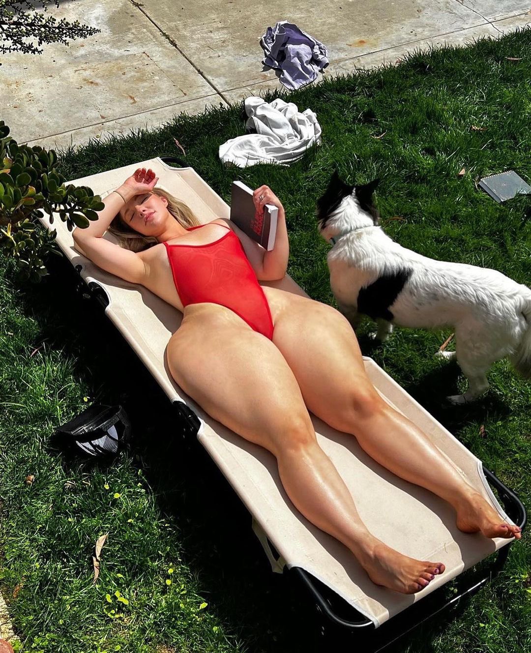 Art Devil NSFW on X: 🍗🍗 ig: body.auty @colorsofautumnn  t.coNRF84FVkvz  X