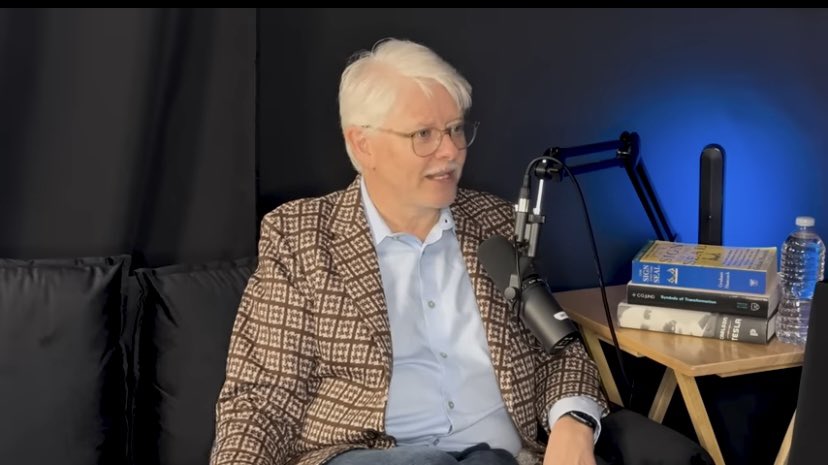 I know nothing on the subject of #UFOs🛸but I found, Really?!. w/ Tom & Dave, so fun! 
Give them a Like 👍 & Sub ✅! Even if you don’t like the subject, the dude with white hair is REALLY nice to look at!

#kidsinthehall #podcast
Click link for episode 👇
youtu.be/YOLqwelJr8k