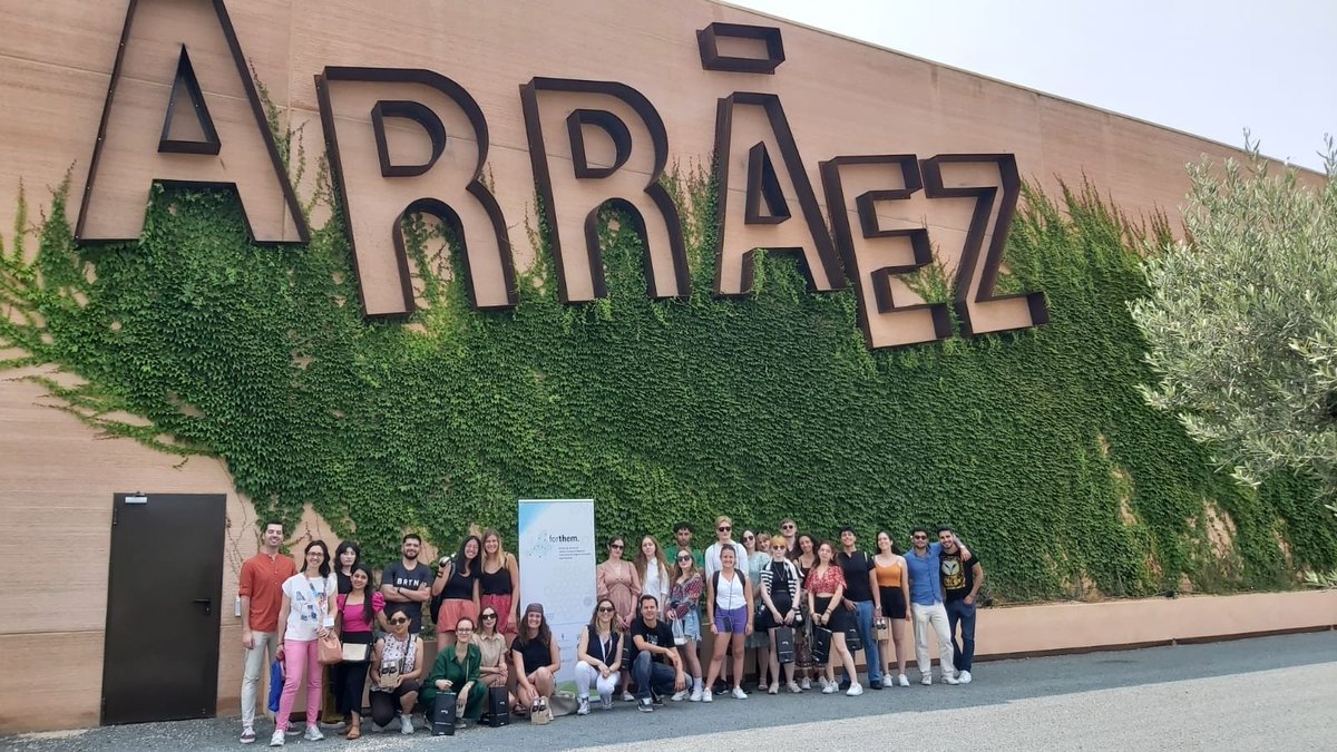 Summer School concluída con el Vicerrector D.Carles Padilla @relacions_internacionals_uv de los estudiantes de la @FORTHEMAlliance  de la @unimainz  @univbourgogne @unipa.it @uniofjyvaskyla @UniOpole @universitatelv @FacFarmacia_UV 
Enhorabuena!💐🔝 
@BodegasArraez