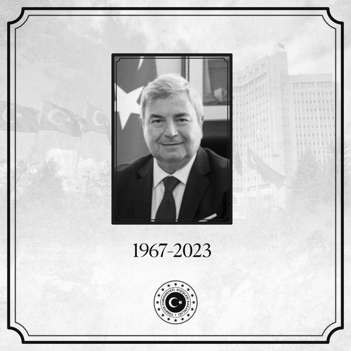 Lizbon Büyükelçimiz Sn. Murat Karagöz’e Allah’tan rahmet, ailesine, sevenlerine ve tüm Dışişleri camiamıza sabır diliyorum.

Mekanı Cennet olsun.