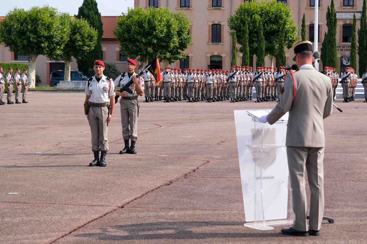 17eRGP's tweet image. #PassCom ⚫️
Après deux ans à la tête de plus de 220 sapeurs-parachutistes, le CNE Thomas a transmis le commandement de la compagnie de commandement et de logistique au CNE Marc, à l'occasion d'une cérémonie présidée par le colonel Le Vey, chef de corps du régiment.