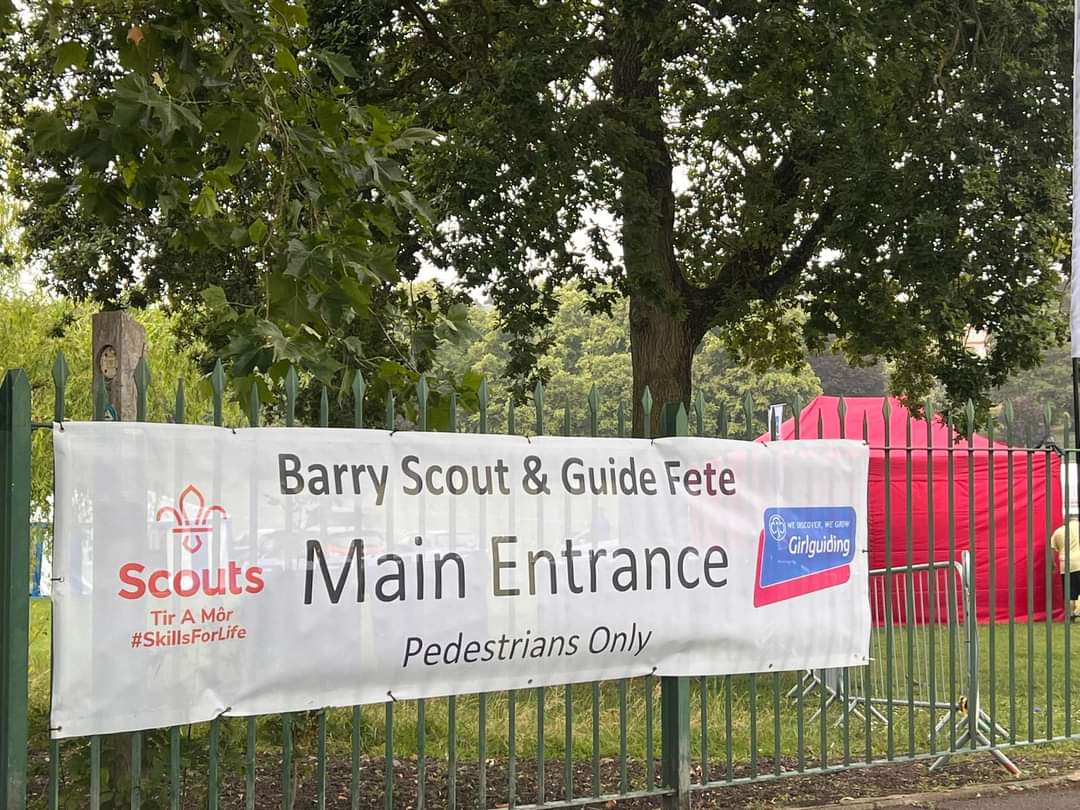 Coming to the fete today? Please remember to park responsibly and not block residents drives or any dropped kerbs. 

Thank you for your support.