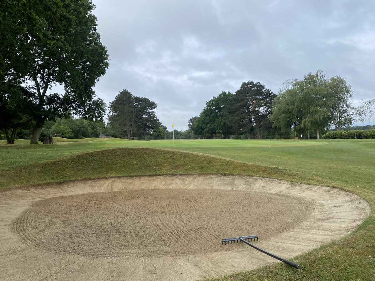 Round 1 of club championships set up done! Solid evening shift last night by the team followed by a early start this morning for a full course set up.

Good luck to everyone playing today and we hope you enjoy the course. 🤞⛳️