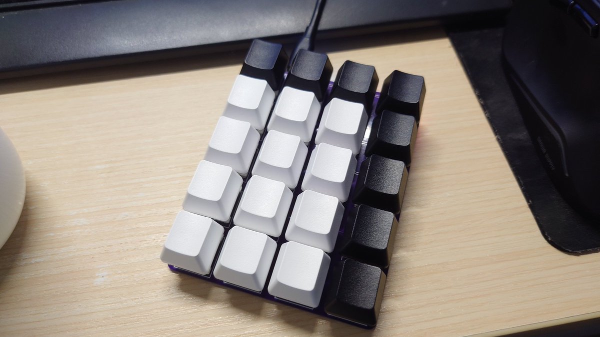 toby_chui's tweet image. A work in progress $8 USD #macropad / #numpad that features an #Arduino programmable CH552G MCU with a form factor that just barely fit in JLC&apos;s one free PCB per month promotion program 👀