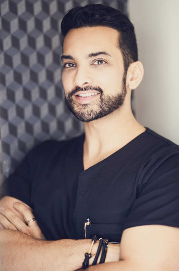 MorningLiveSABC's tweet photo. Our senior producer @Thapie_Mo talks to Dr. Reza Mia  a world renowned expert in the world of aesthetic medicine. He hosts a stream of South African celebrities and professionals looking for his light touch and great eye for a more youthful appearance.

#MorningLive 
#SABCNews https://t.co/6QVziaYpIS