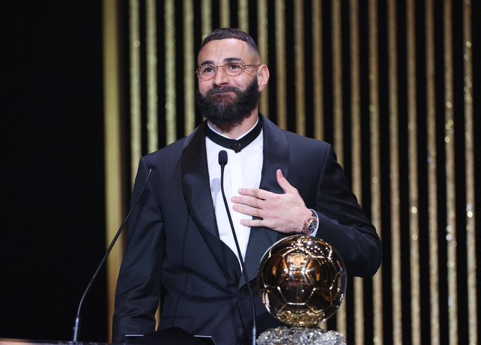 FlashcodeYT's tweet image. Il y a 14 ans jour pour jour, le Real Madrid officialisait l’arrivée de Karim Benzema pour 35 M€. 🤍
🏆 5x Ligue des Champions 
 🏆4x Liga 
🏆 3x Supercoupe d'Espagne
🏆 4x Supercoupe d'Europe 
🏆 1x Ballon d'Or 🌕