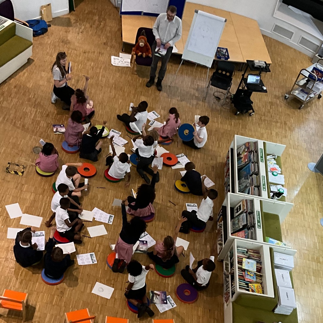 OxfordChildrens's tweet photo. Last month our brilliant author &amp; illustrator, Sean Julian @FTSwan, met young readers at school &amp; library events. Thanks to @mostlybooks &amp; @lamlibs for your support. 

Between Night and Day is his latest picture book and is a story of friendship between an orangutan and a bat ✨ https://t.co/A5mQo4rTwv