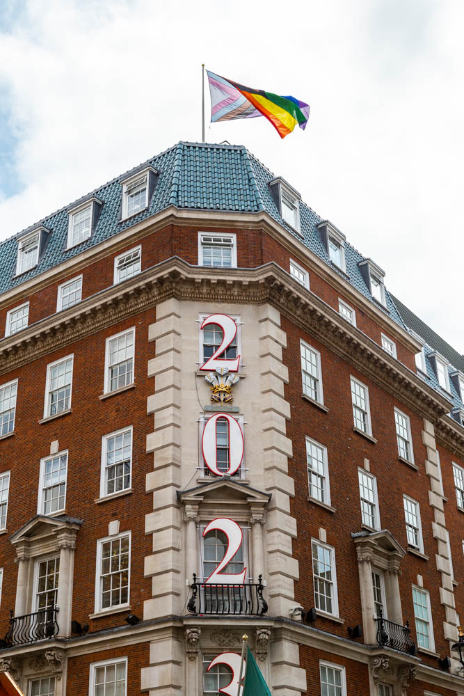Fortnum & Mason on Twitter: "Good morning, Piccadilly! 🌈 #Fortnums I
