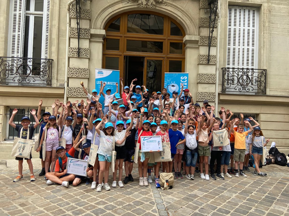 [CONCOURS ÉCOLOUSTICS]

Ce mercredi 28 juin, les élèves de Sansais étaient invités à passer la journée à Paris ! Une récompense pour avoir été nominé parmi les 4 lauréats au niveau national.

Bravo encore pour leur travail et leur investissement ! 👏

<a href="/DSDEN79/">DSDEN Deux-Sèvres</a>