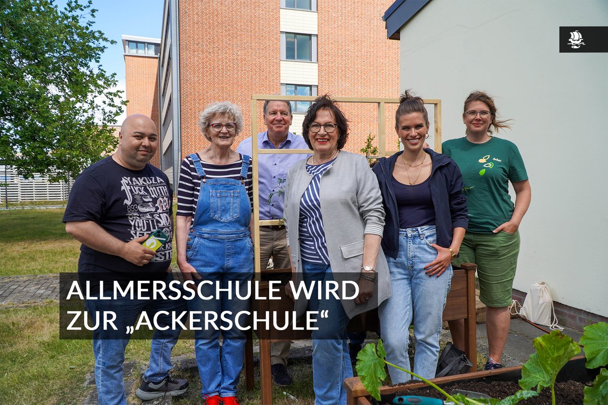 Die #Allmersschule hat jetzt einen eigenen Gemüsegarten. Seit vier Wochen freuen sich die Grundschüler:innen über ein ganz besonderes Unterrichtsfach  - nämlich einen Gemüsegarten.  
➡️bremerhaven.de/de/aktuelles.1…
#BHVInfo  #StadtBremerhaven  #Geestemünde