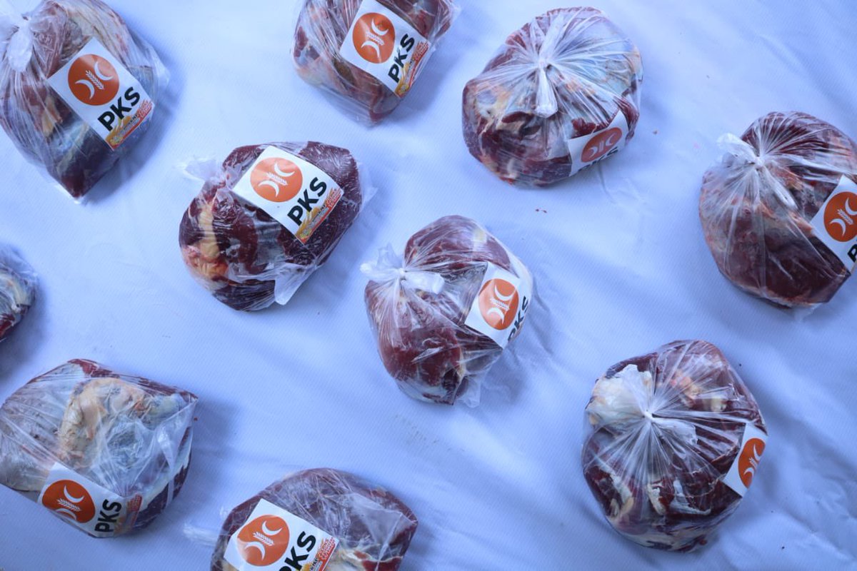 PKS Bengkulu Qurban Tiga Ekor Sapi.

Kamis pagi (29/6/23) bertempat dihalaman kantor, Dewan Pimpinan Wilayah (DPW) Partai Keadilan Sejahtera (PKS) Provinsi Bengkulu menggelar pemotongan hewan qurban.

#PKS
#bersamamelayanirakyat
#PKSPelayanRakyat
#PKSPembelaRakyat
#PKSBengkulu