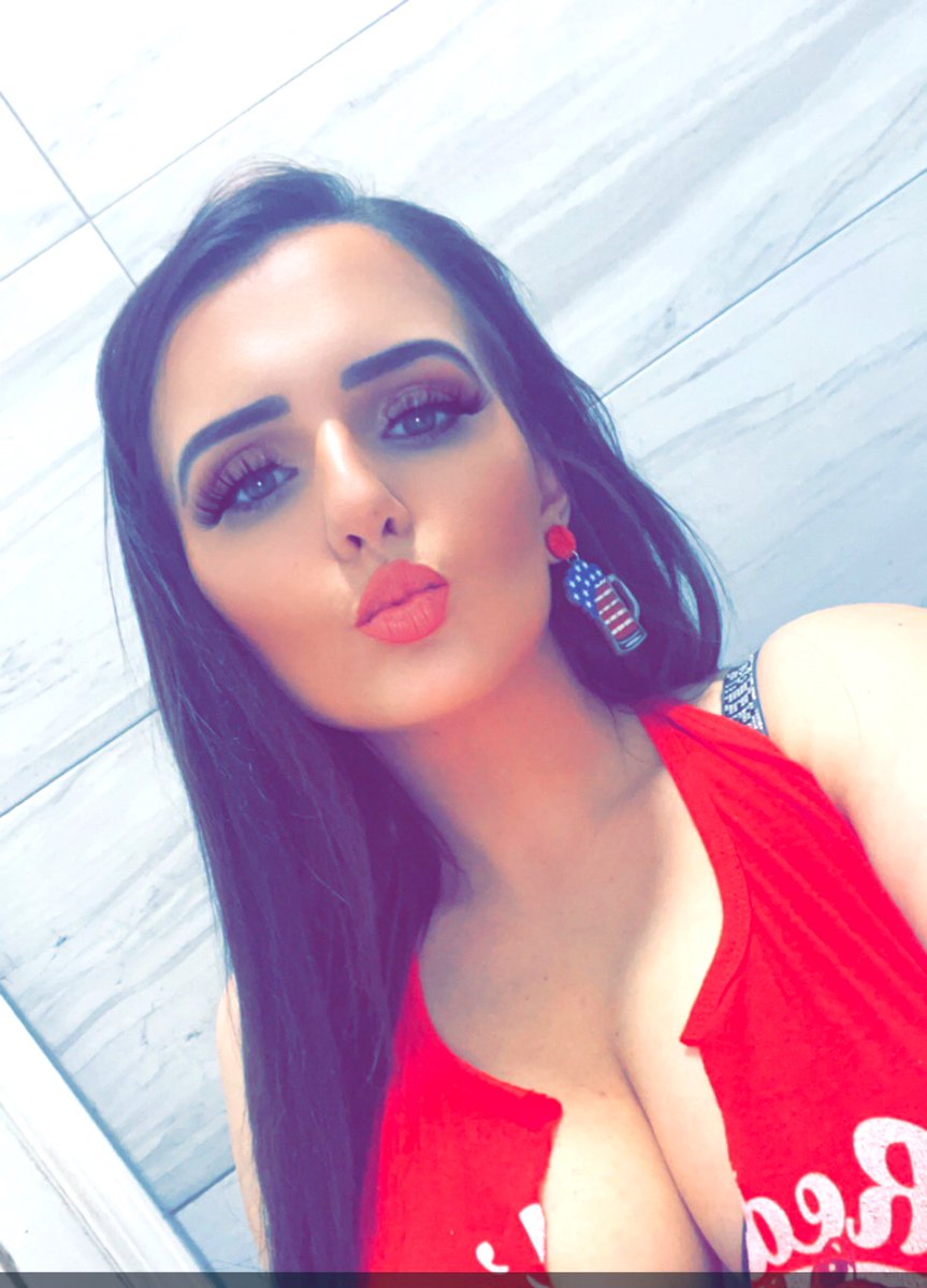 brookelynntay's tweet photo. Hooray for Independence Day or whatever https://t.co/9rThcbENlI