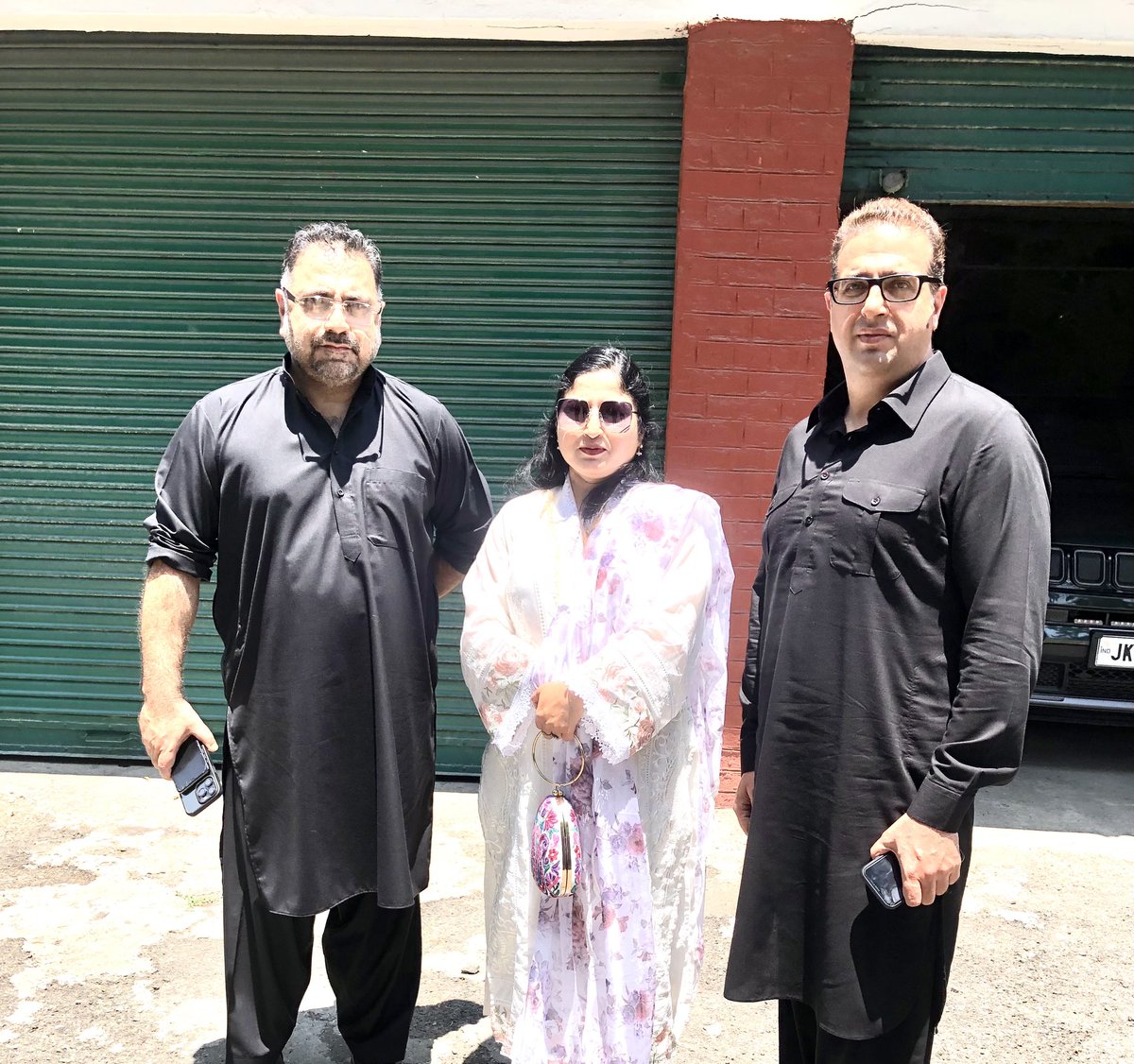 Met @JKNC_ Leaders @MushtaqGuroo sb and @Shahmiri_ Sb extended Eid greetings 🥰