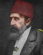 Bir bastonu ile Karadeniz’i karıştıran bir havadisi ile kraliçenin uykularını kaçıran 
Tarihin şahit olduğu son ulu hakan Cennet Mekan
Serdar-ı Hakan Gök Sultan Abdülhamid Han 
El Muzaffer Daima 

YAZIK OLDU İSTANBULA 

Fatih Portakal / Eda Erdem / Aldatıldım