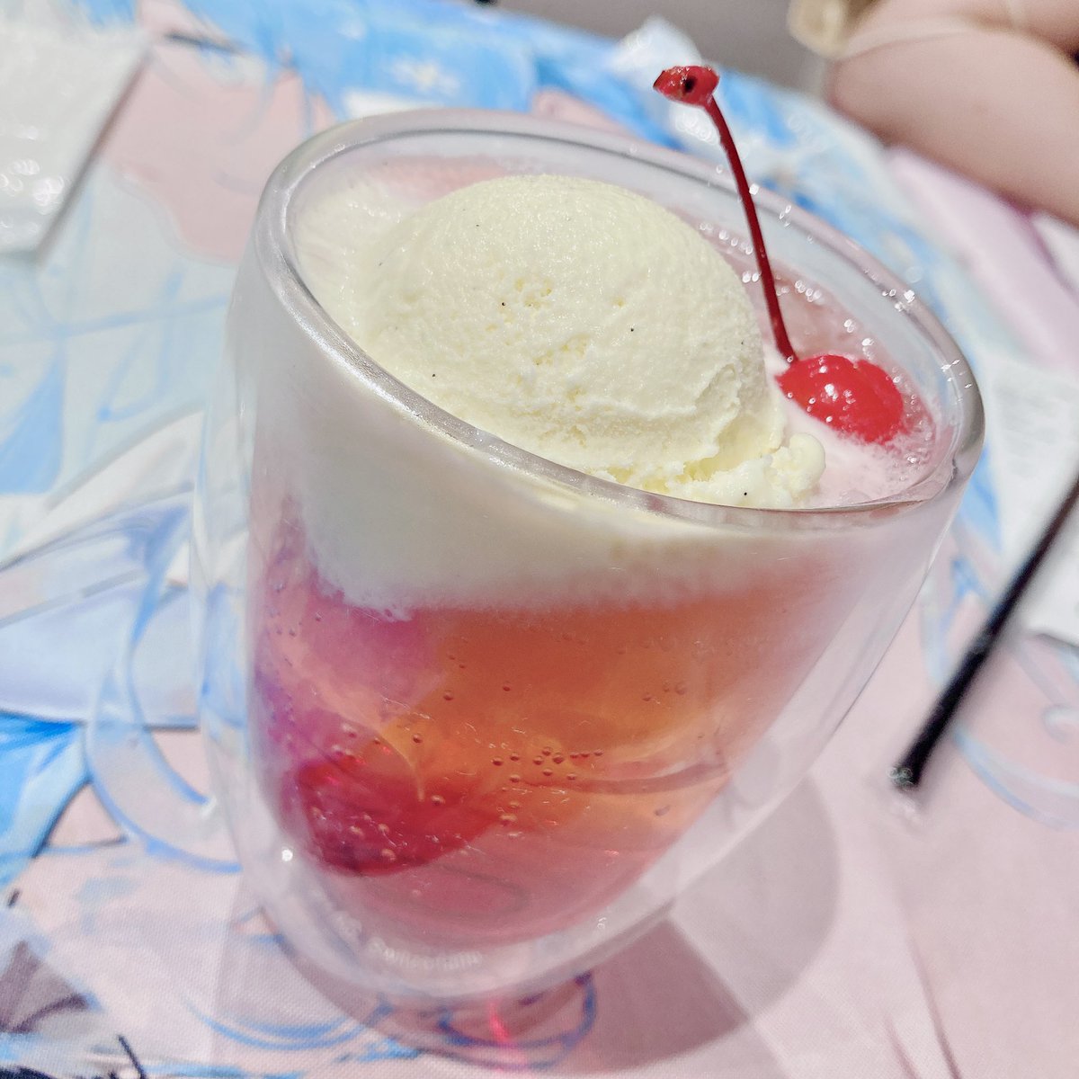 「匿ラのオタクの友達たちに祝いを送ったり散歩をしたりしています。 」|べーたん🦐4/16パ現か26✒️13/32のイラスト