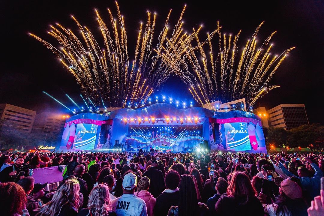 O palco do Numanice surra tanto 😍 Melhor show do Brasil na atualidade ❤‍🔥