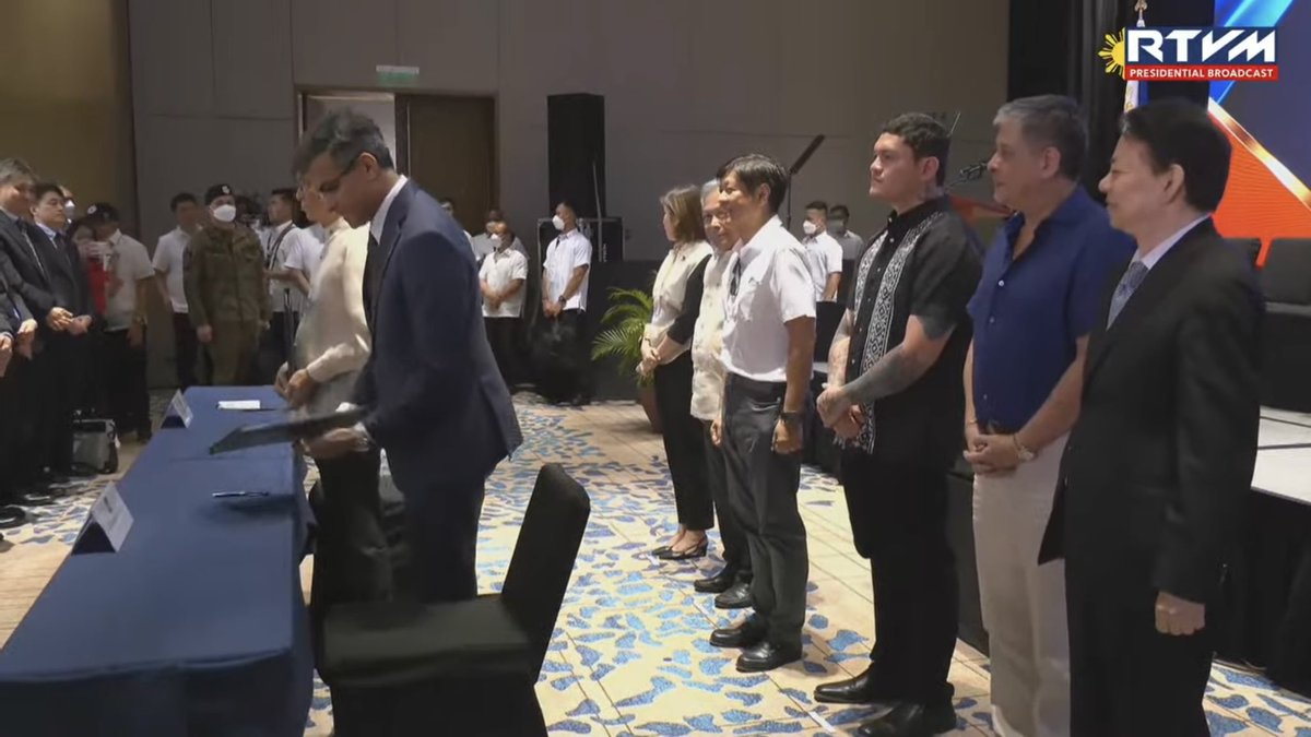 ADBPhilippines's tweet photo. HAPPENING NOW: Ceremonial loan agreement signing for the ADB-funded Davao Public Transport Modernization Project https://t.co/ZMFW5i5Gtf