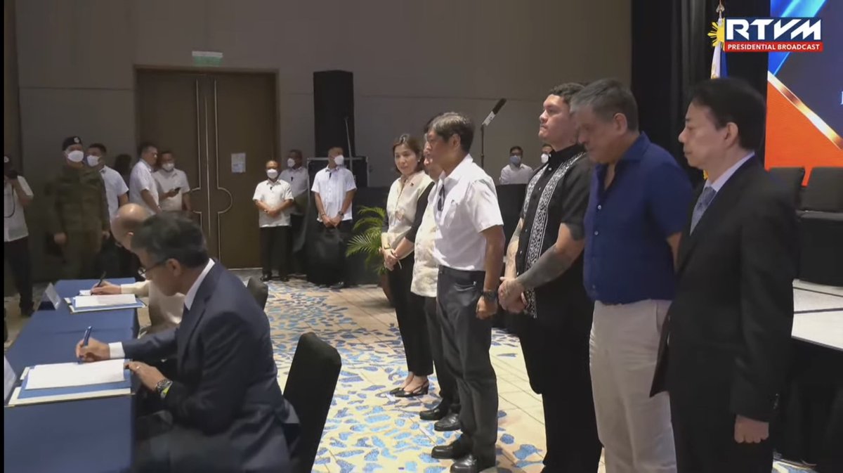 ADBPhilippines's tweet photo. HAPPENING NOW: Ceremonial loan agreement signing for the ADB-funded Davao Public Transport Modernization Project https://t.co/ZMFW5i5Gtf