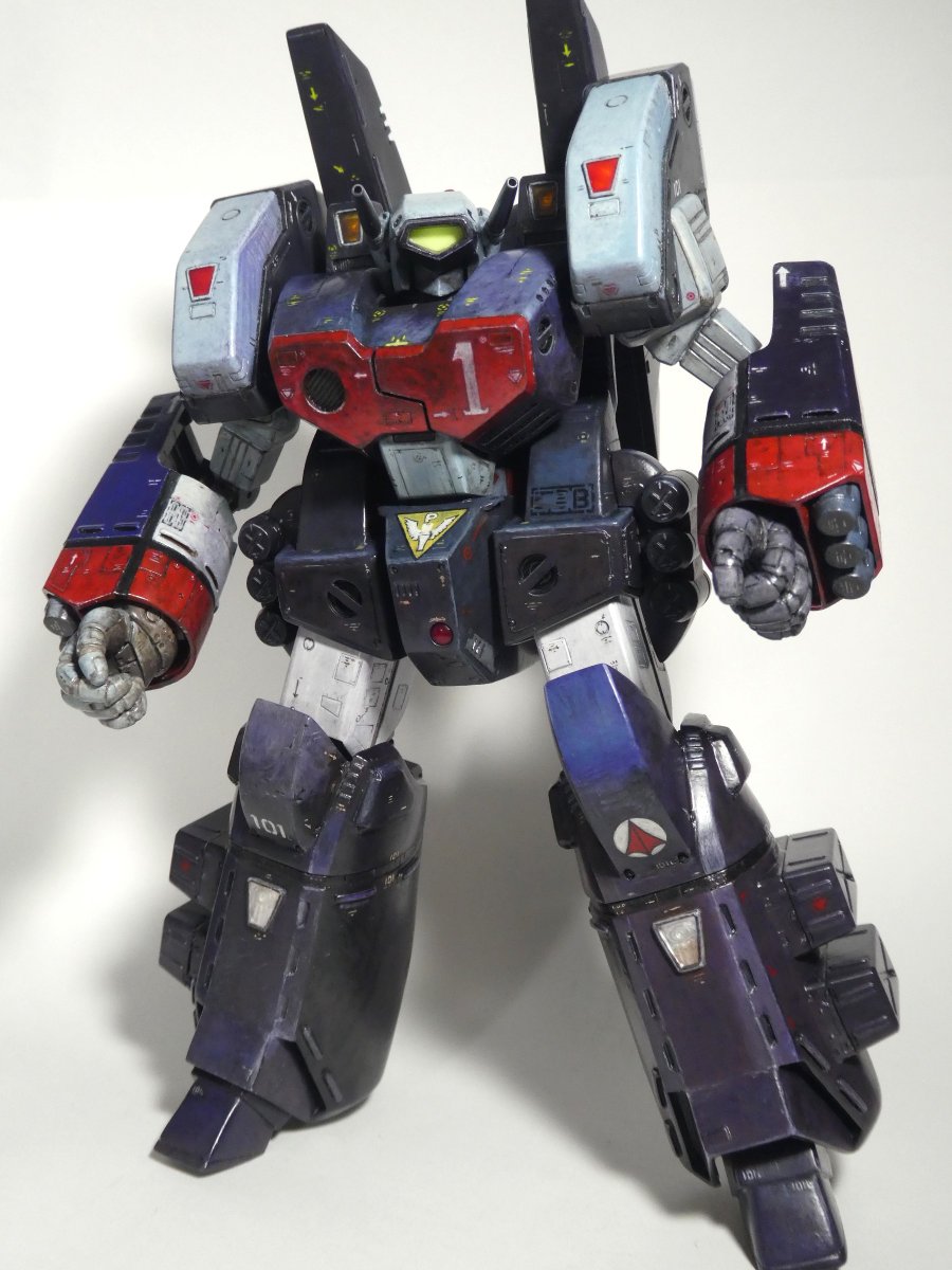 Yuji4096's tweet image. ハセガワ 1/72
アーマードバルキリー 完成
旧キット(アリイ)のボックスアート風につくりました
#アーマードバルキリー
#マクロス
#筆塗り