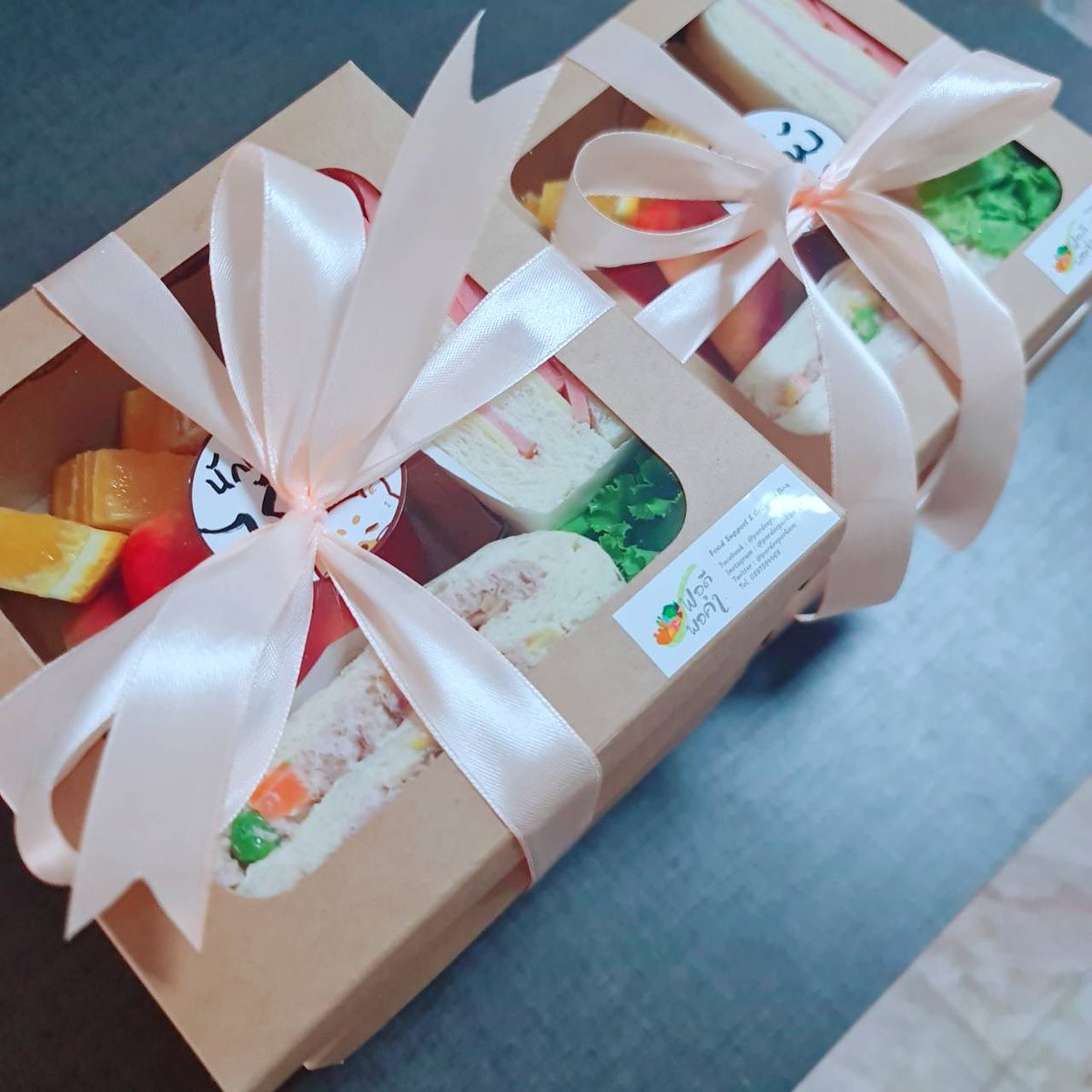 Saku_Pick's tweet photo. Food Support สำหรับคุณนักเขียน งาน Y-book fair ค่า  ขอให้ขายดี ปังๆ ทุกคนน้า 

ขอบคุณ ฟู้ที่ทั้งสวยทั้งอร่อย จาก @pordeeporkam  ด้วยค่า https://t.co/fwQs2XOctl