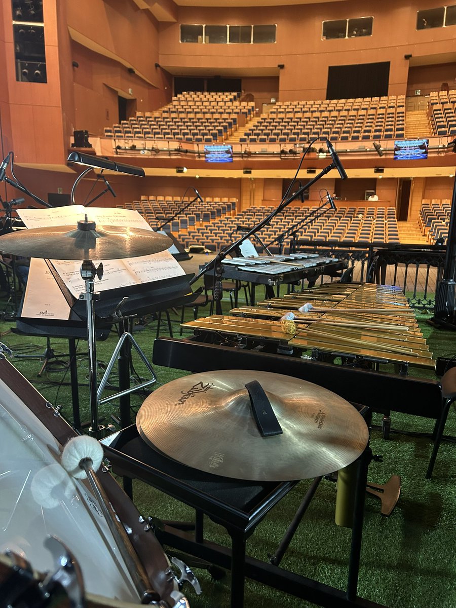 오랜만에 오페라 연주

#일상 #대구 #무한대기중 #집보내줘😢